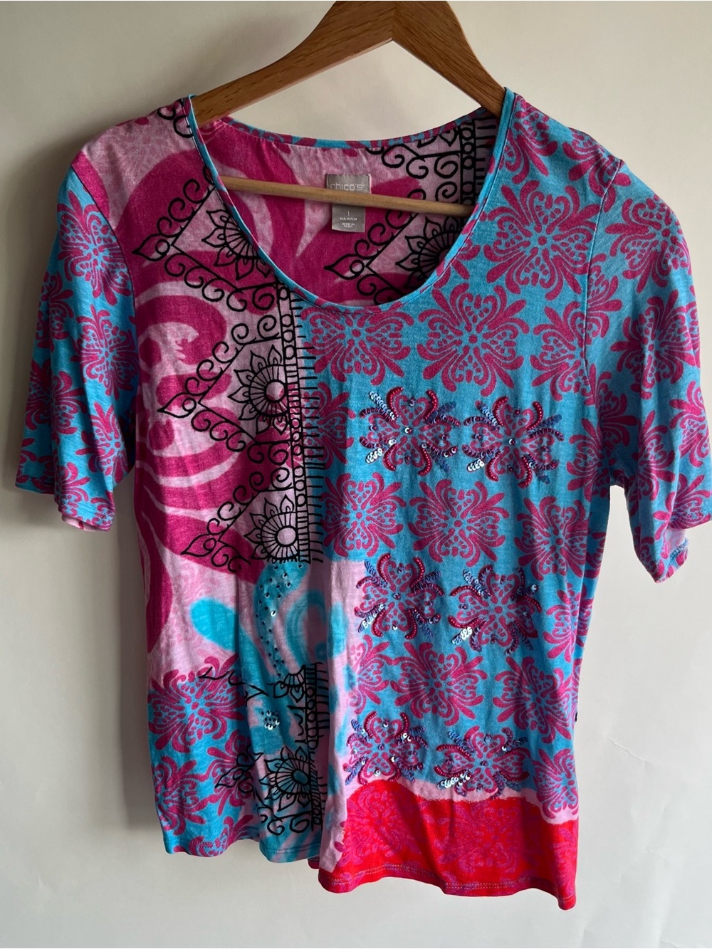 Chico’s Sz 1 Med 8 Tee Tshirt Embellished Bright Patterned EUC